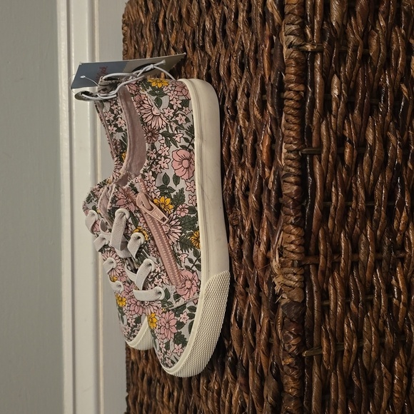 Cat & Jack NWT Girls Floral Canvas Sneakers Size 13 Toddler (Bin 1) - Picture 3 of 7